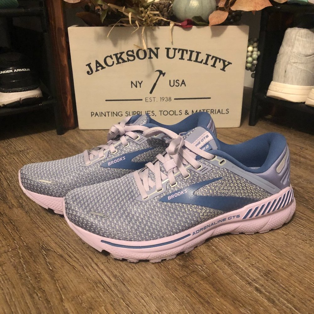 Women’s Brooks Adrenaline GTS 22 Running Shoes